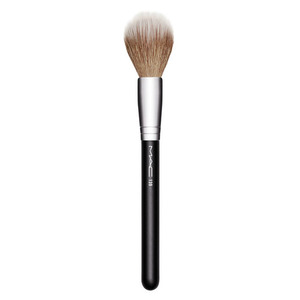 MAC 138 Tapered Face Brush
