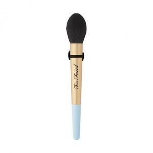 Too Faced Mr. Right Perfect Powder Brush