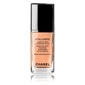 Chanel Vitalumiere Moisture-Rich Radiance Sunscreen Fluid Makeup Broad Spectrum SPF 15